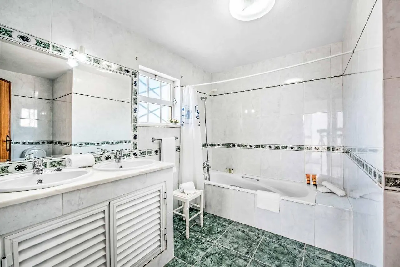 אלבופיירה Villa Arines פורטוגל